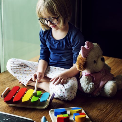 little-girl-child-development-knowledge-education-2023-11-27-05-09-10-utc(1)